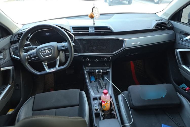 Used Audi Q3 2023 35 TFSI Fashion Dynamic Model (1.5T) Center Console