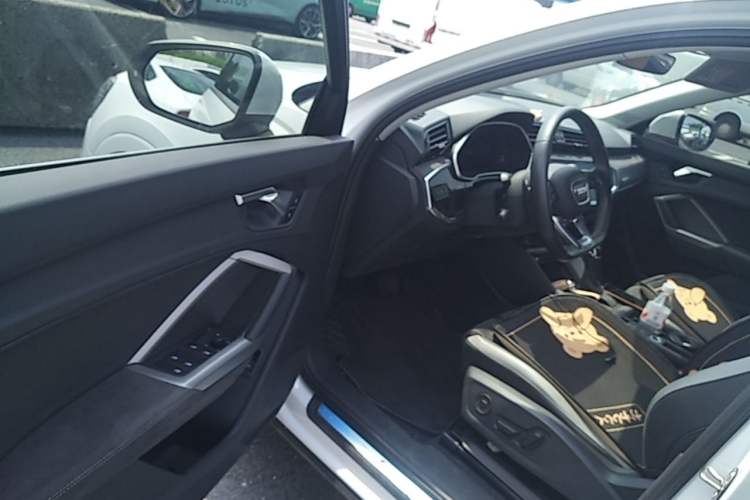 Used Audi Q3 2023 35 TFSI Fashion Dynamic Model (1.4T) Driver Seat