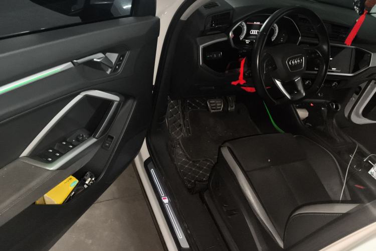 Used Audi Q3 2023 40 TFSI Fashion Dynamic Model Driver Seat