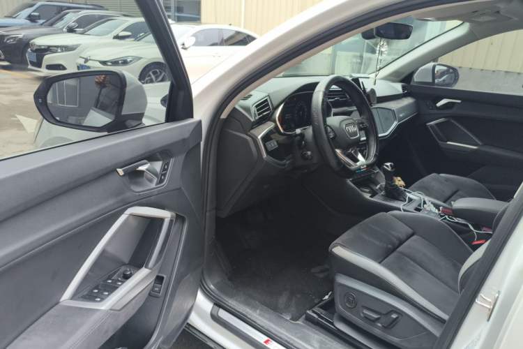 Used Audi Q3 2023 35 TFSI Fashion Dynamic Model (1.5T) Driver Seat