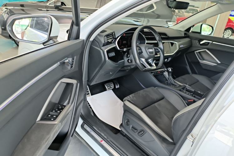 Used Audi Q3 2023 40 TFSI Fashion Dynamic Model Driver Seat