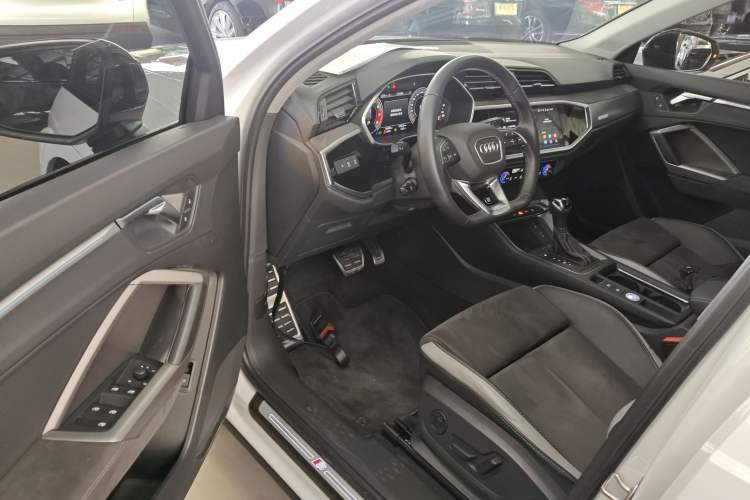 Used Audi Q3 2023 35 TFSI Fashion Dynamic Model (1.5T) Driver Seat