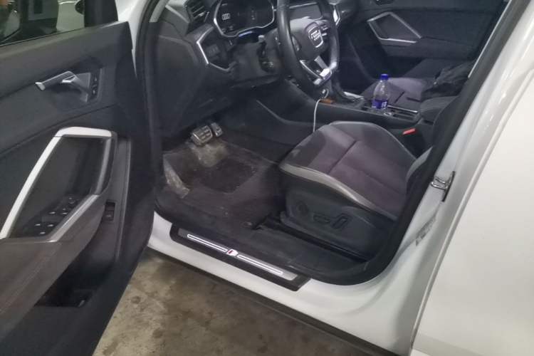 Used Audi Q3 2023 35 TFSI Fashion Dynamic Model (1.5T) Driver Seat