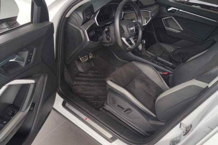 Used Audi Q3 2023 40 TFSI Fashion Dynamic Model Driver Seat