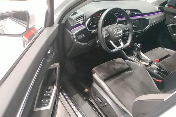 Used Audi Q3 2023 35 TFSI Fashion Dynamic Model (1.5T) Driver Seat