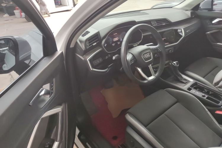 Used Audi Q3 2023 35 TFSI Advanced Dynamic Edition (1.5T) Driver Seat
