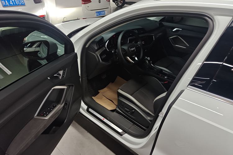 Used Audi Q3 2023 35 TFSI Fashion Dynamic Model (1.5T) Driver Seat