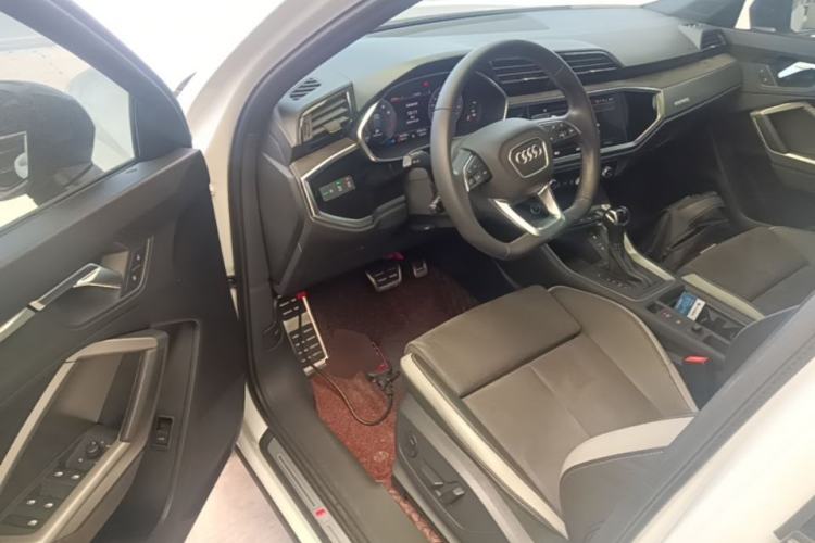 Used Audi Q3 2023 Updated 45 TFSI quattro Stylish and Dynamic Edition Driver Seat