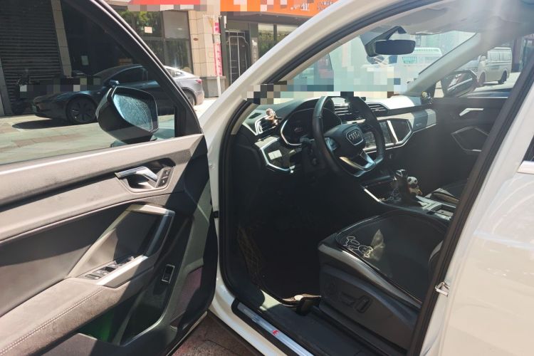Used Audi Q3 2023 35 TFSI Fashion Dynamic Model (1.4T) Driver Seat