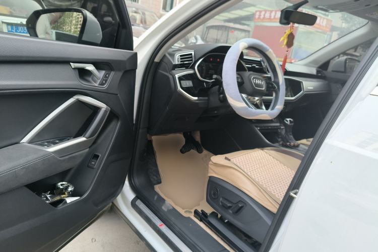 Used Audi Q3 2023 35 TFSI Fashion Dynamic Model (1.4T) Driver Seat