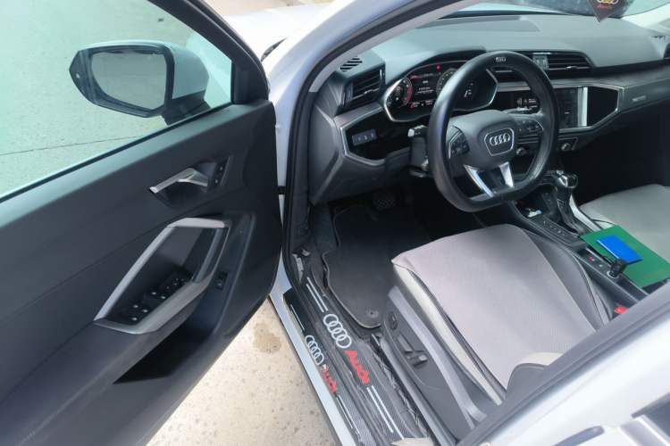 Used Audi Q3 2023 35 TFSI Fashion Dynamic Model (1.5T) Driver Seat