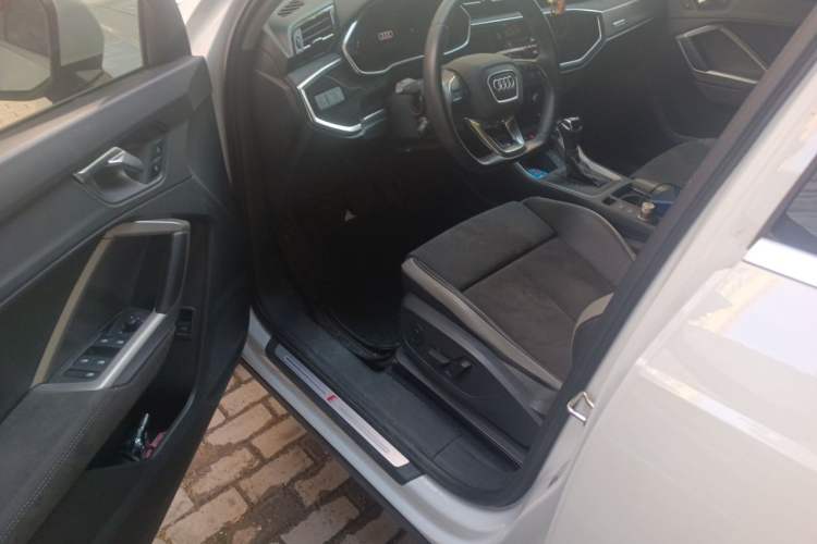 Used Audi Q3 2023 35 TFSI Fashion Dynamic Model (1.4T) Driver Seat