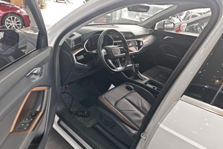 Used Audi Q3 2023 35 TFSI Fashion Elegant Version (1.5T) Driver Seat