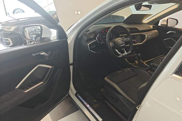 Used Audi Q3 2023 35 TFSI Fashion Dynamic Model (1.5T) Driver Seat