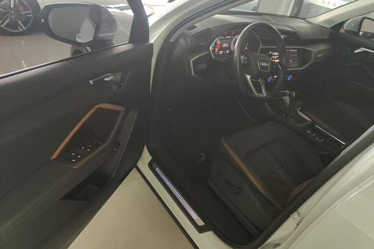 Used Audi Q3 2023 35 TFSI Fashion Elegant Version (1.5T) Driver Seat