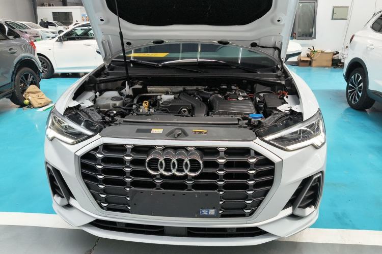 Used Audi Q3 2023 35 TFSI Fashion Dynamic Model (1.5T) Engine Bay
