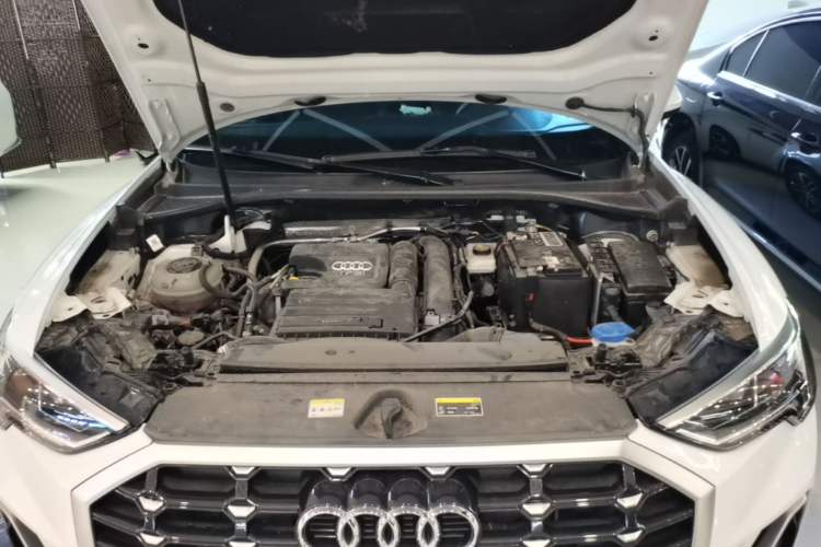 Used Audi Q3 2023 35 TFSI Progressive Dynamic Edition (1.4T) Engine Bay