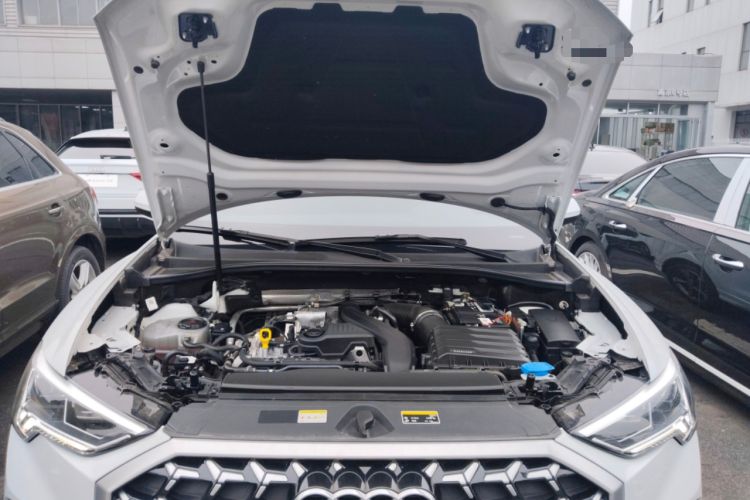 Used Audi Q3 2023 35 TFSI Fashion Dynamic Model (1.5T) Engine Bay