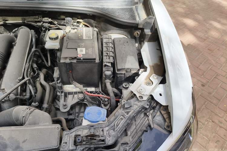 Used Audi Q3 2023 35 TFSI Fashion Dynamic Model (1.4T) Engine Bay Left