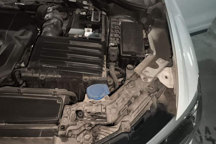 Used Audi Q3 2023 40 TFSI Fashion Dynamic Model Engine Bay Left