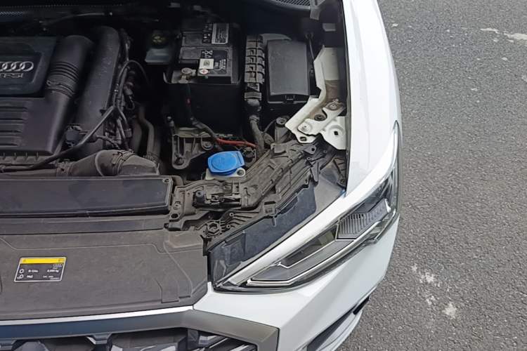 Used Audi Q3 2023 35 TFSI Fashion Dynamic Model (1.4T) Engine Bay Left