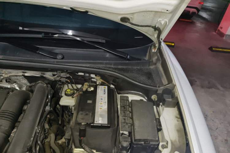Used Audi Q3 2023 35 TFSI Progressive Dynamic Edition (1.4T) Engine Bay Left