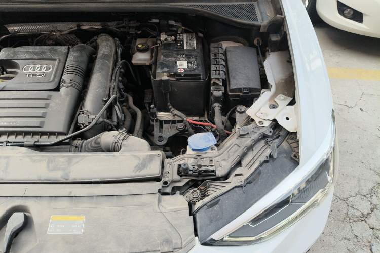 Used Audi Q3 2023 35 TFSI Fashion Dynamic Model (1.4T) Engine Bay Left
