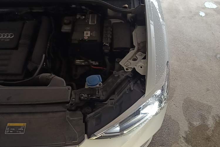 Used Audi Q3 2023 35 TFSI Fashion Dynamic Model (1.4T) Engine Bay Left
