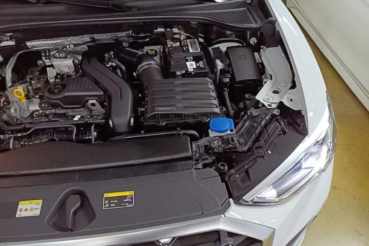 Used Audi Q3 2023 35 TFSI Fashion Dynamic Model (1.5T) Engine Bay Left