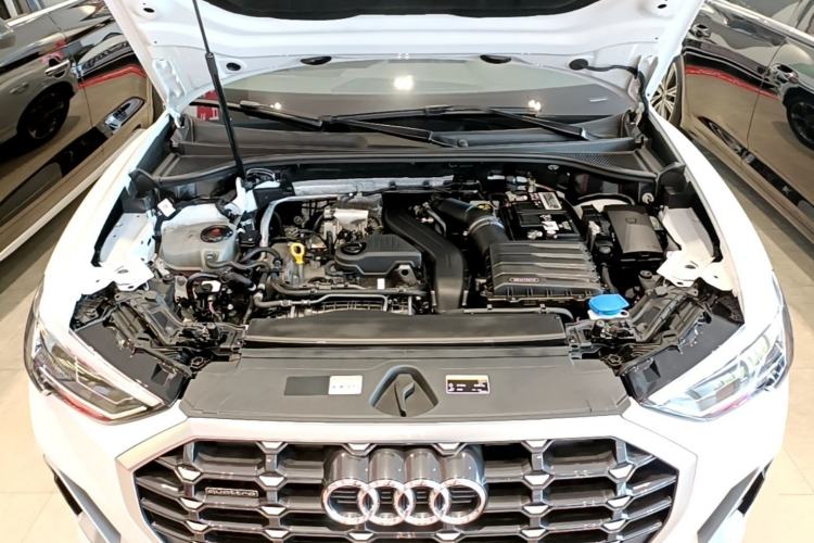 Used Audi Q3 2023 35 TFSI Fashion Dynamic Model (1.5T) Engine Bay