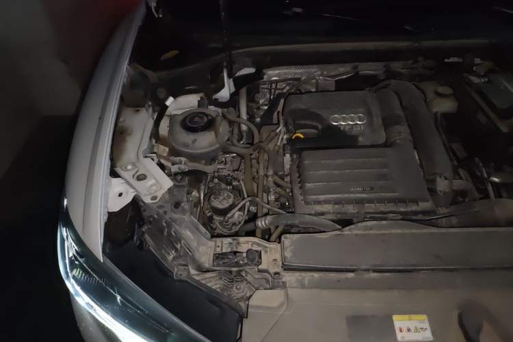 Used Audi Q3 2023 35 TFSI Progressive Dynamic Edition (1.4T) Engine Bay Right