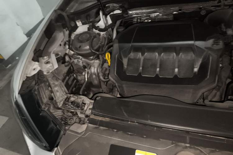 Used Audi Q3 2023 40 TFSI Fashion Dynamic Model Engine Bay Right