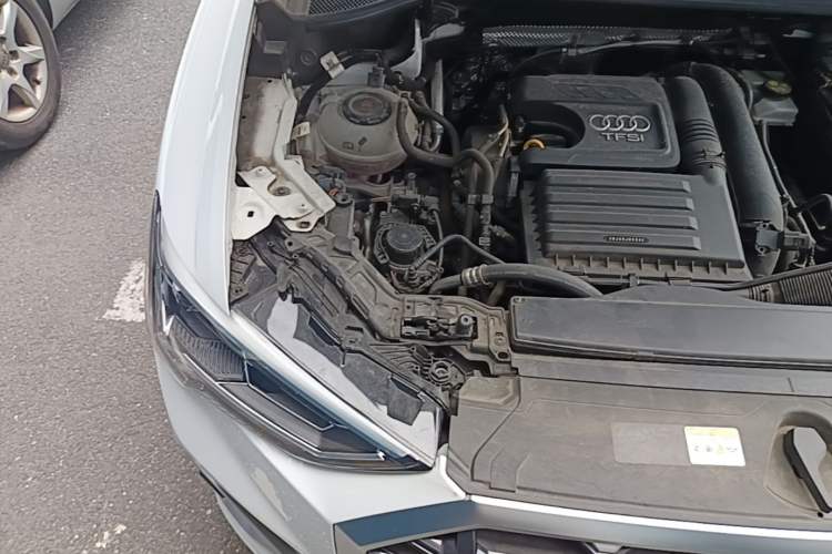Used Audi Q3 2023 35 TFSI Fashion Dynamic Model (1.4T) Engine Bay Right
