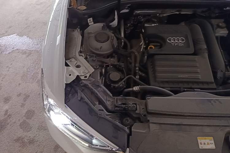 Used Audi Q3 2023 35 TFSI Fashion Dynamic Model (1.4T) Engine Bay Right