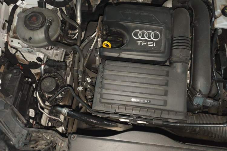 Used Audi Q3 2023 35 TFSI Fashion Dynamic Model (1.4T) Engine Bay Right