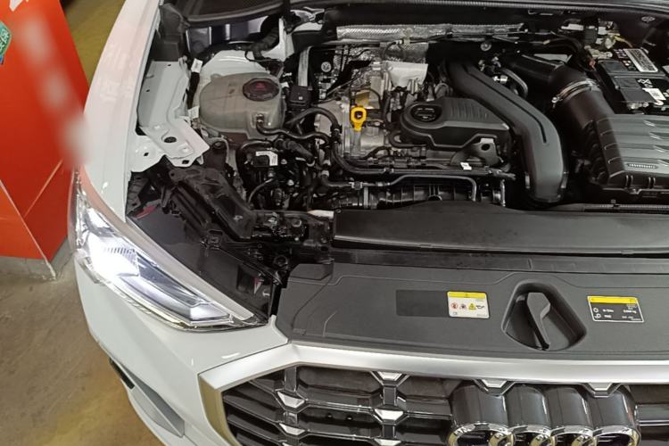 Used Audi Q3 2023 35 TFSI Fashion Dynamic Model (1.5T) Engine Bay Right