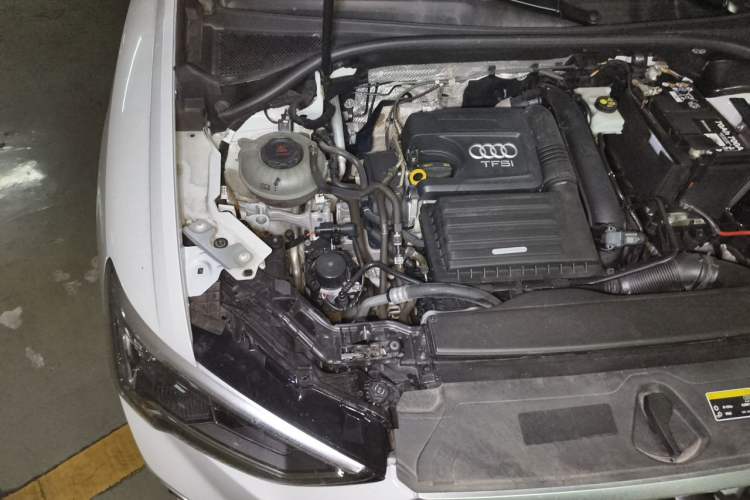 Used Audi Q3 2023 35 TFSI Fashion Dynamic Model (1.4T) Engine Bay Right