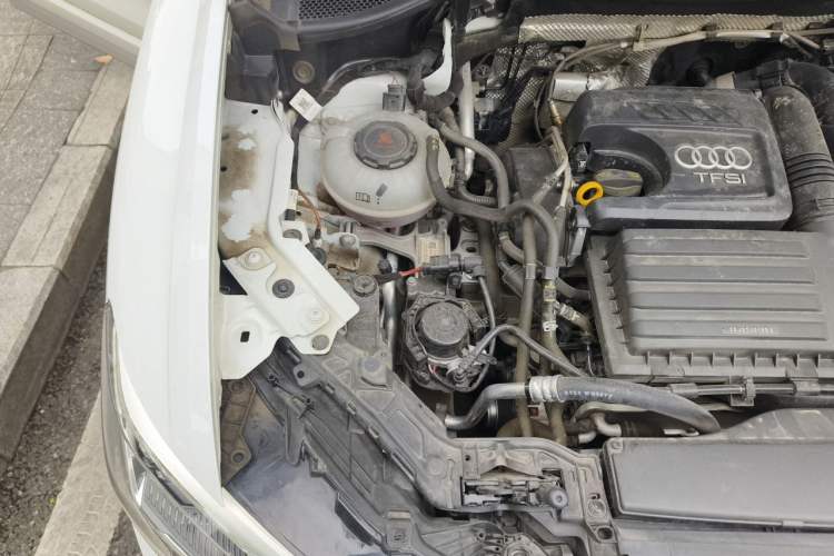 Used Audi Q3 2023 35 TFSI Fashion Dynamic Model (1.4T) Engine Bay Right