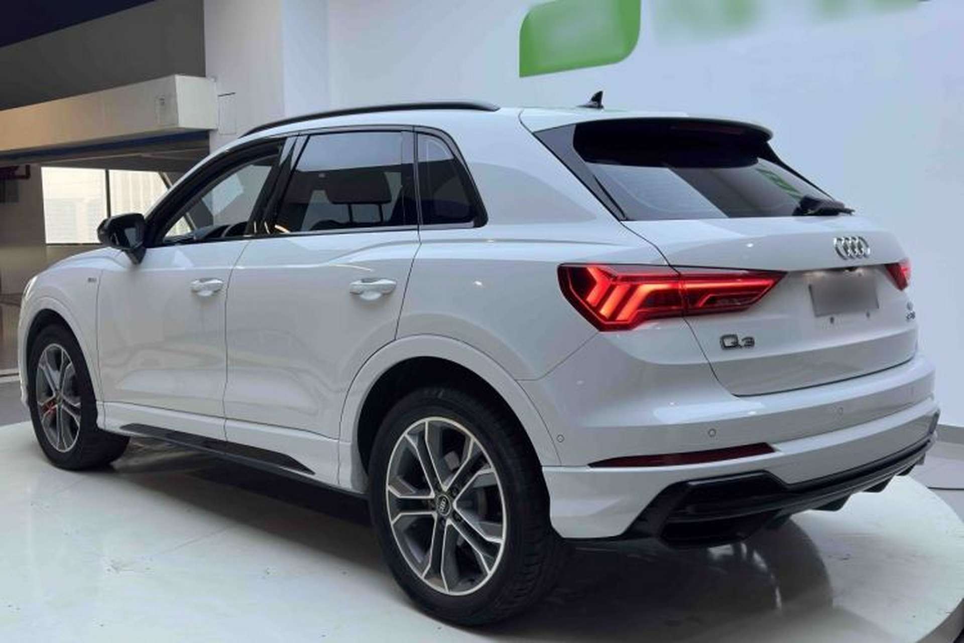 Used Audi Q3 2023 35 TFSI Fashion Dynamic Model (1.4T) Exterior 4