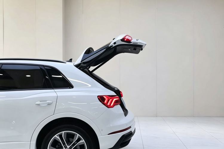 Used Audi Q3 2023 35 TFSI Fashion Dynamic Model (1.4T) Exterior 4
