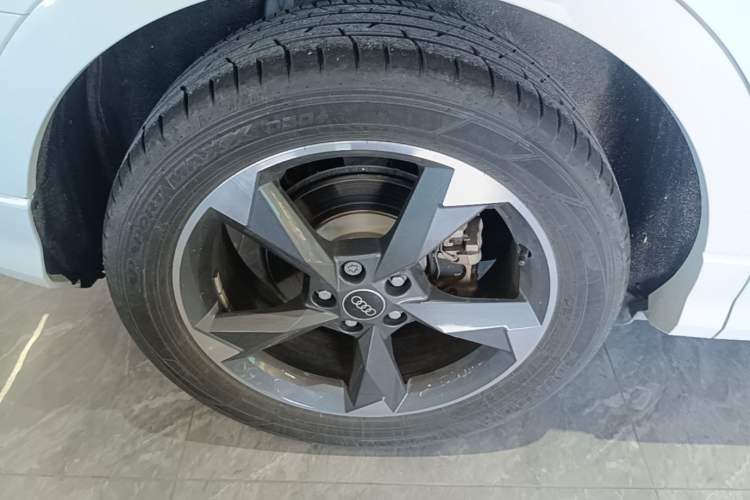 Used Audi Q3 2023 35 TFSI Fashion Dynamic Model (1.5T) Exterior 5