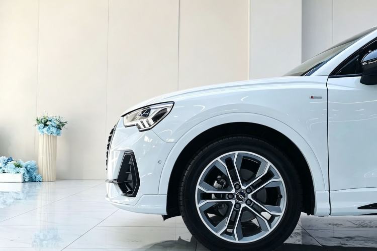 Used Audi Q3 2023 35 TFSI Fashion Dynamic Model (1.4T) Exterior 5