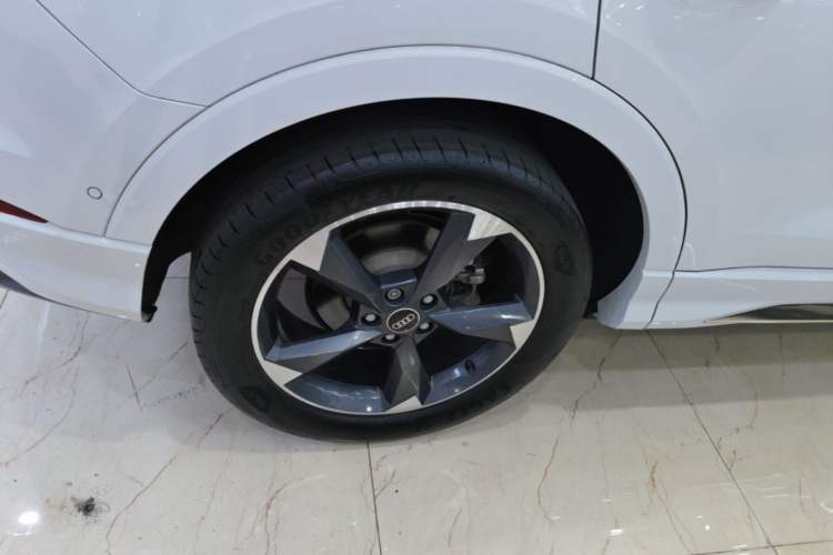 Used Audi Q3 2023 35 TFSI Fashion Dynamic Model (1.4T) Exterior 5