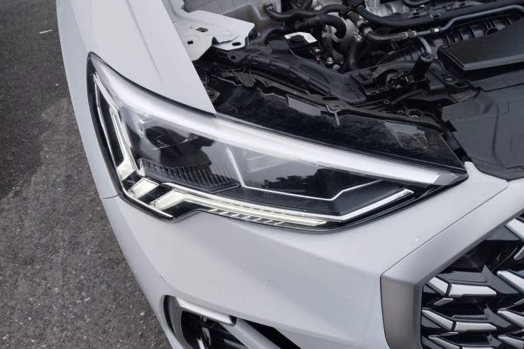 Used Audi Q3 2023 35 TFSI Fashion Dynamic Model (1.5T) Exterior 6