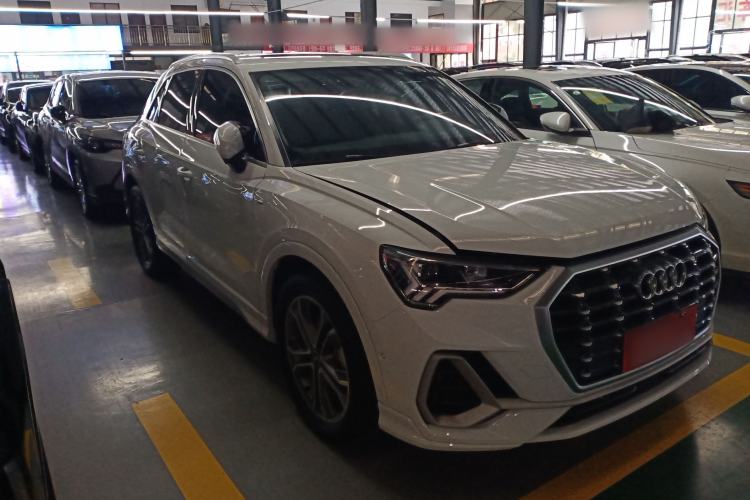 Used Audi Q3 2023 Updated 40 TFSI Fashionable and Dynamic Version Front Right 45 Deg
