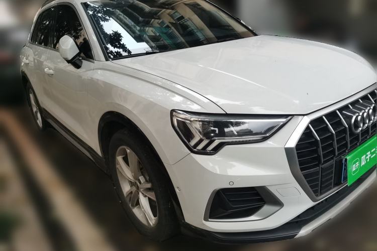 Used Audi Q3 2023 35 TFSI Fashion Elegant Version (1.5T) Front Right 45 Deg
