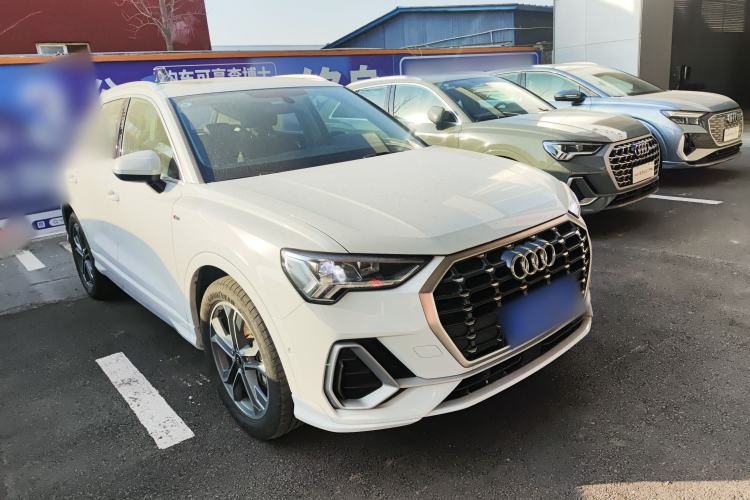Used Audi Q3 2023 Updated 40 TFSI Fashionable and Dynamic Version Front Right 45 Deg