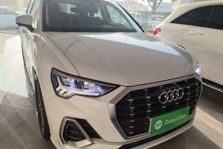 Used Audi Q3 2023 40 TFSI Fashion Dynamic Model Front Right 45 Deg