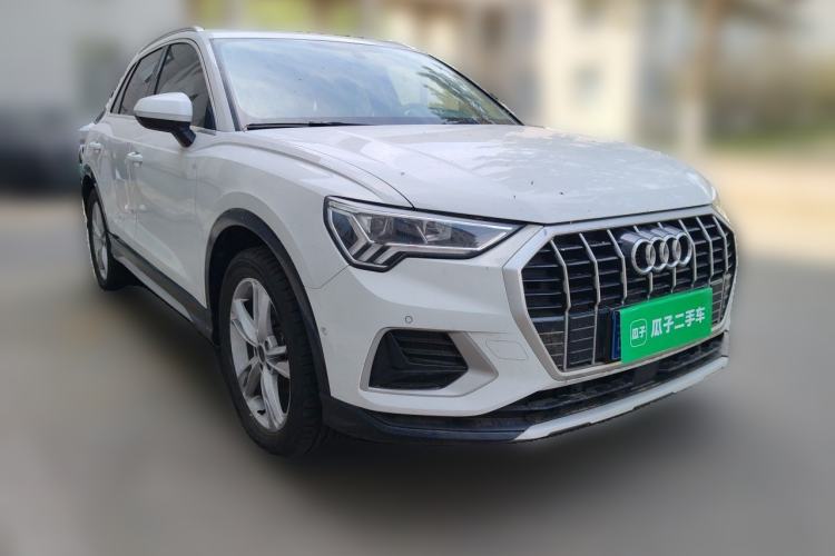 Used Audi Q3 2023 35 TFSI Fashion Elegant Version (1.4T) Front Right 45 Deg