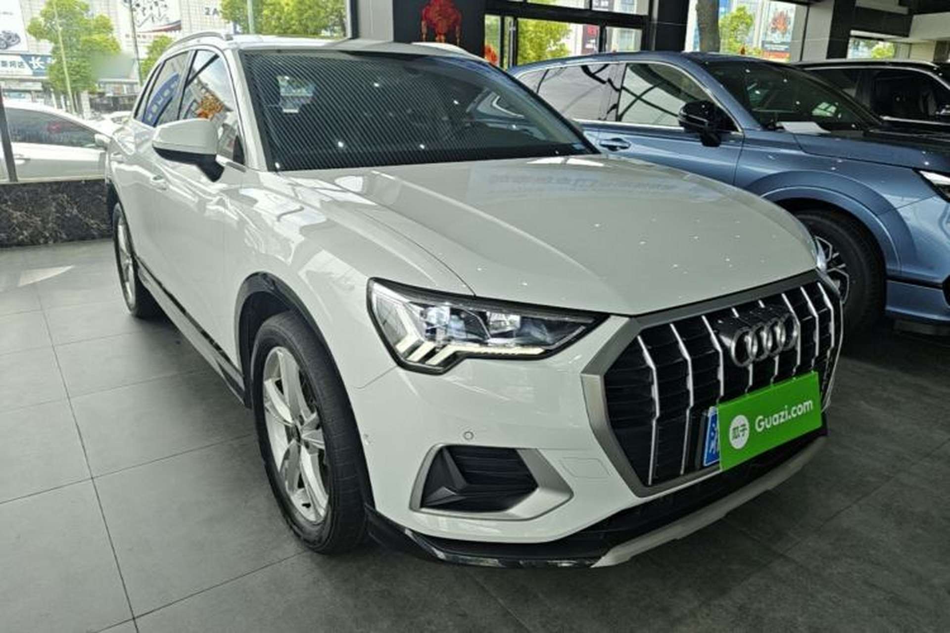 Used Audi Q3 2023 35 TFSI Fashion Elegant Version (1.5T) Front Right 45 Deg